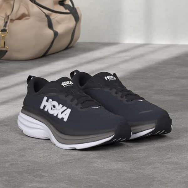 Découvrez notre test complet des chaussures de running Hoka One One, taille 42 EU pour homme, alliant performance et confort pour vos courses à pied