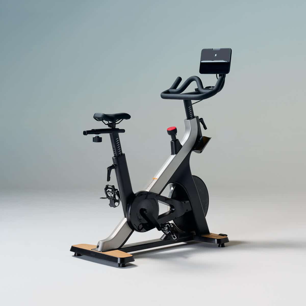 Test du vélo d'appartement connecté Decathlon training bike 900